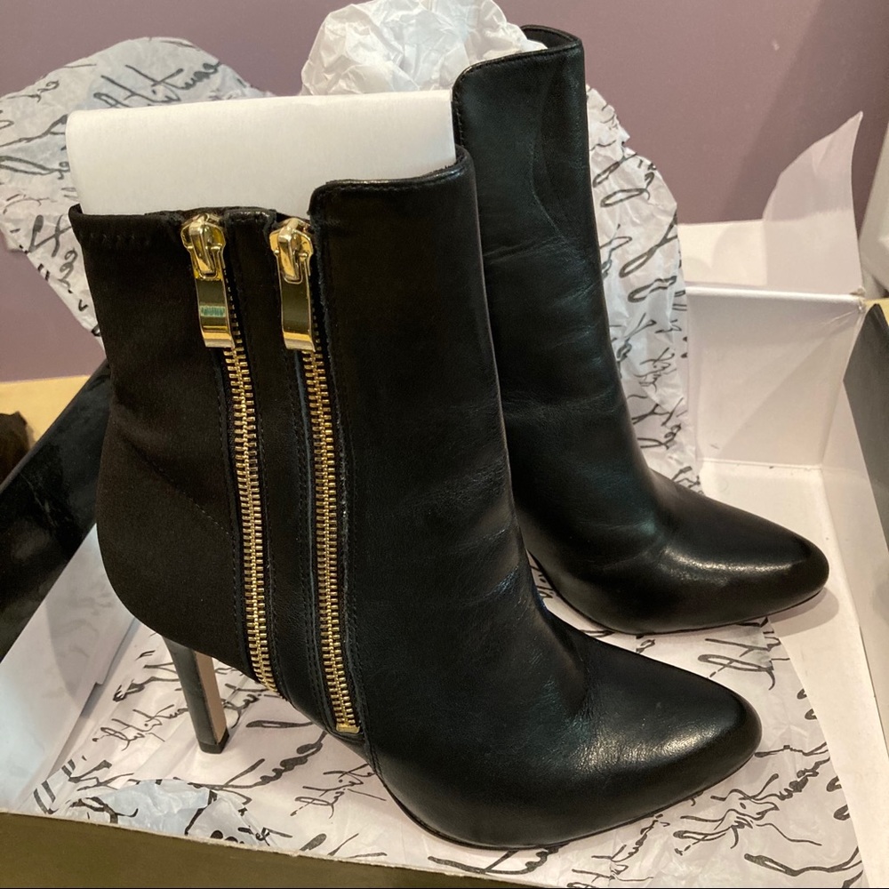 *Closet clear out LAST CHANCE* White House Black Market Gold Zipper Booties